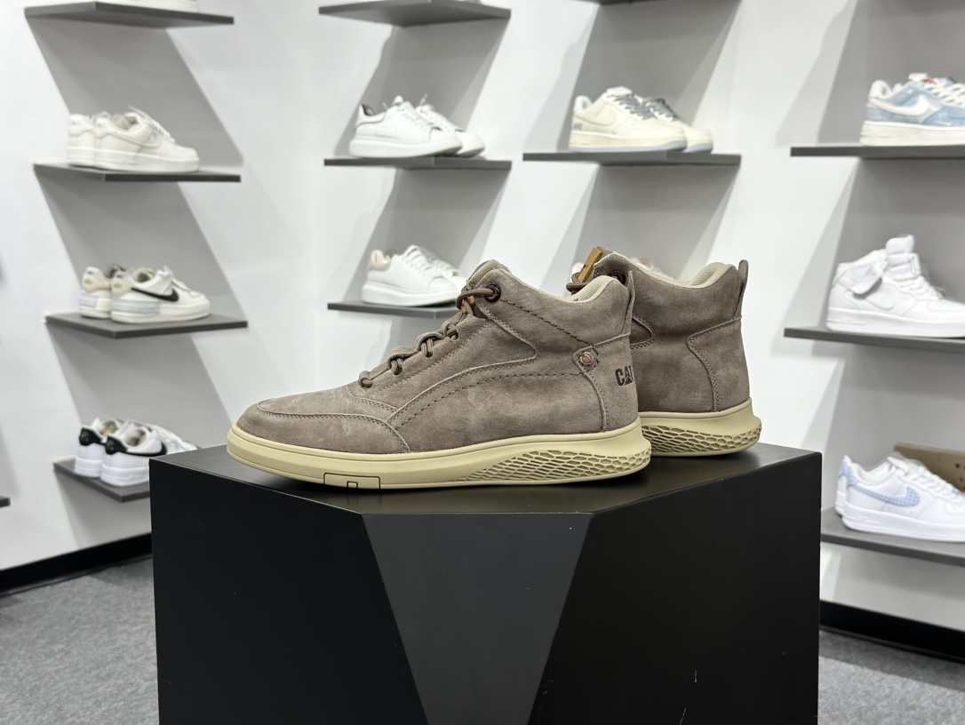 CAT/卡特 硬汉推土机品牌 秋冬经典款 户外百搭中帮休闲马丁靴 P727922