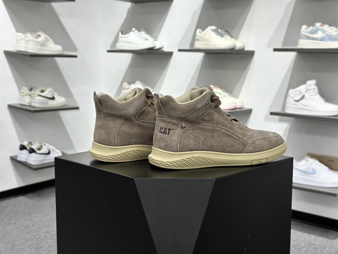 CAT/卡特 硬汉推土机品牌 秋冬经典款 户外百搭中帮休闲马丁靴 P727922