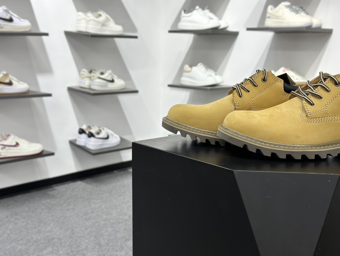 CAT/卡特 硬汉推土机品牌 户外工装轻底低帮休闲系带大黄靴 P726563