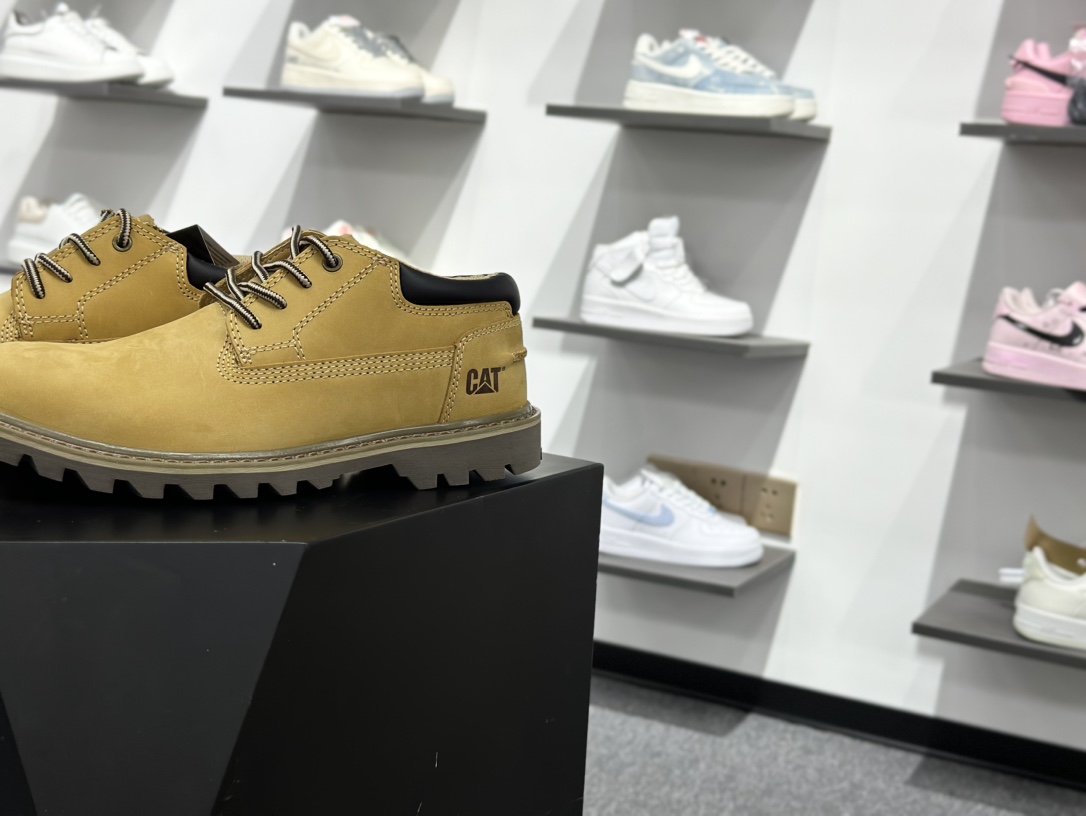 CAT/卡特 硬汉推土机品牌 户外工装轻底低帮休闲系带大黄靴 P726563