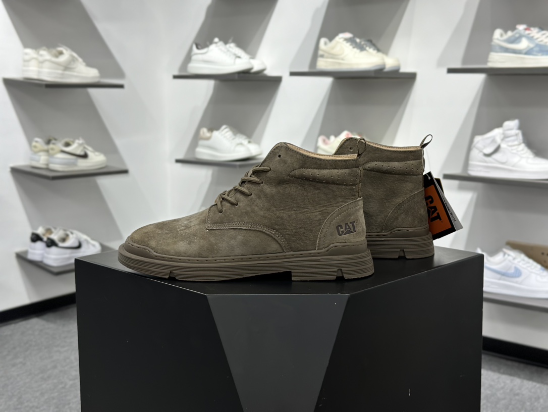 CAT/卡特 硬汉推土机品牌 秋冬经典款 户外百搭中帮休闲马丁靴 P7279147