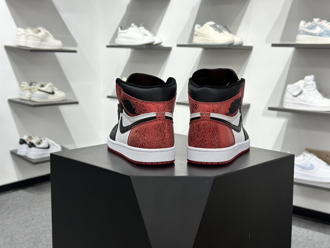 Air Jordan 1 Retro High 黑白红 龟裂纹 FD2596-602