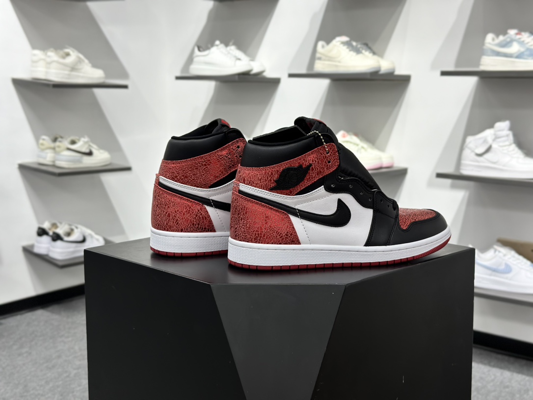 Air Jordan 1 Retro High 黑白红 龟裂纹 FD2596-602