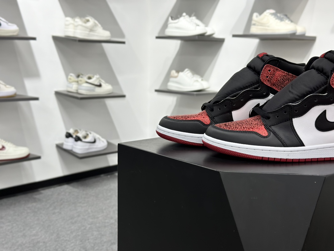 Air Jordan 1 Retro High 黑白红 龟裂纹 FD2596-602