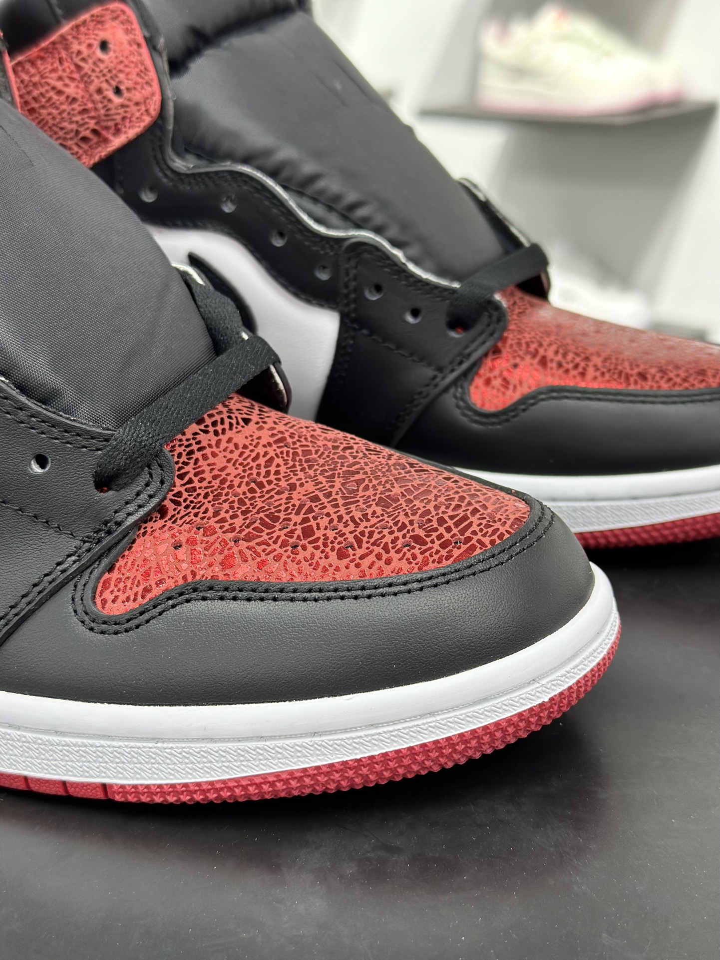 Air Jordan 1 Retro High 黑白红 龟裂纹 FD2596-602