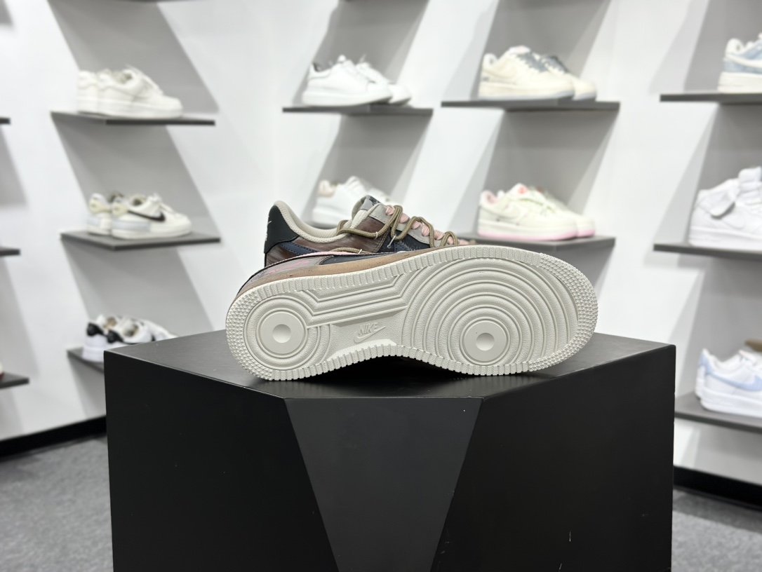 Nike Air Force 1 Low 手绘涂鸦 CW1888-680