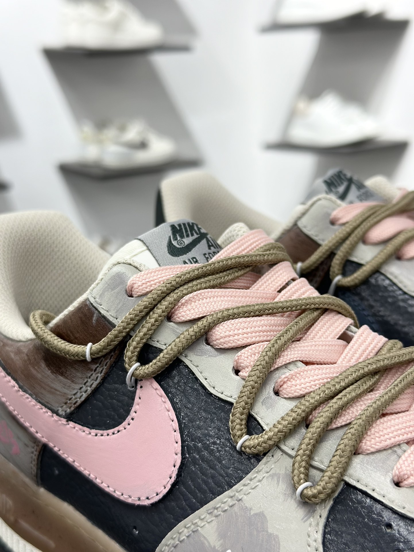 Nike Air Force 1 Low 手绘涂鸦 CW1888-680