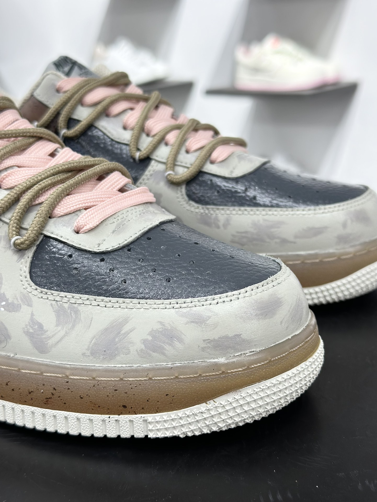 Nike Air Force 1 Low 手绘涂鸦 CW1888-680