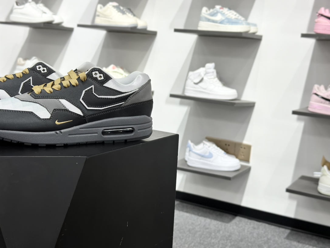 Nike Air 1 x .SWOOSH ”Big Head Mobe” 黑灰色 复古休闲跑步鞋 IB9898-001