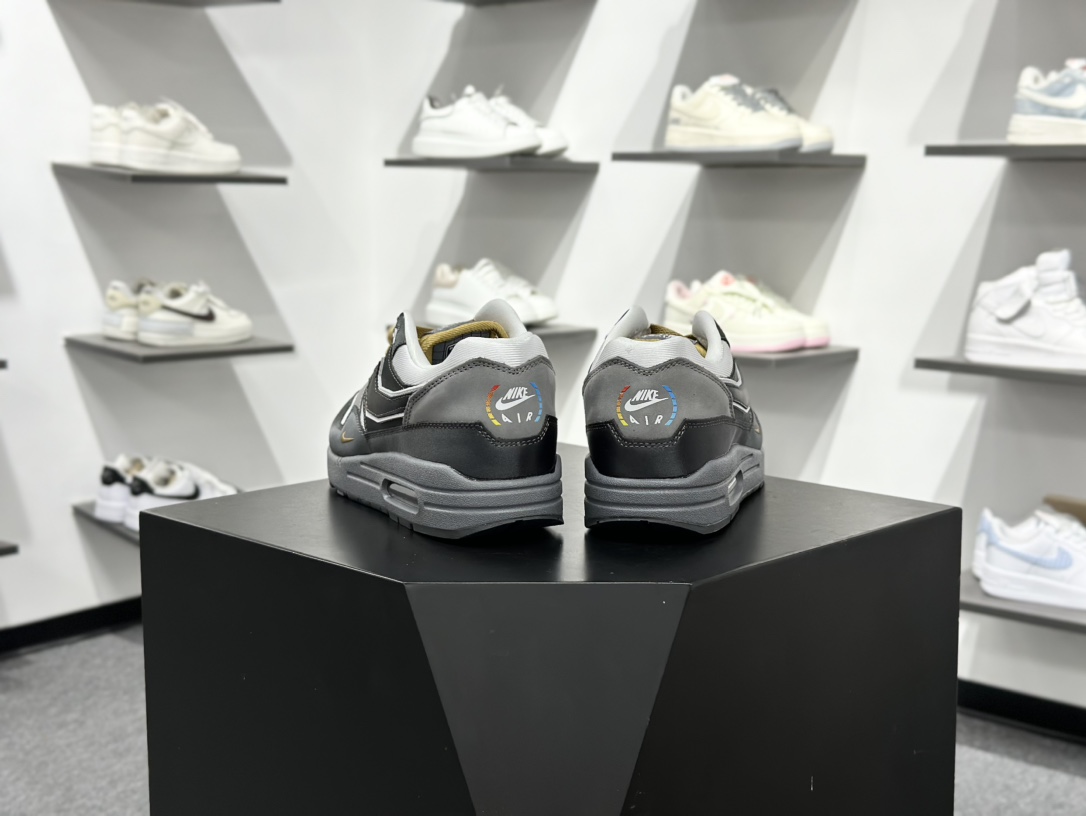 Nike Air 1 x .SWOOSH ”Big Head Mobe” 黑灰色 复古休闲跑步鞋 IB9898-001