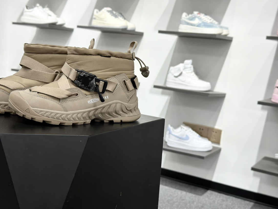 220 KEEN KEEN HOOD NXIS PULL ON WP 舒适耐磨防滑短靴 1027980