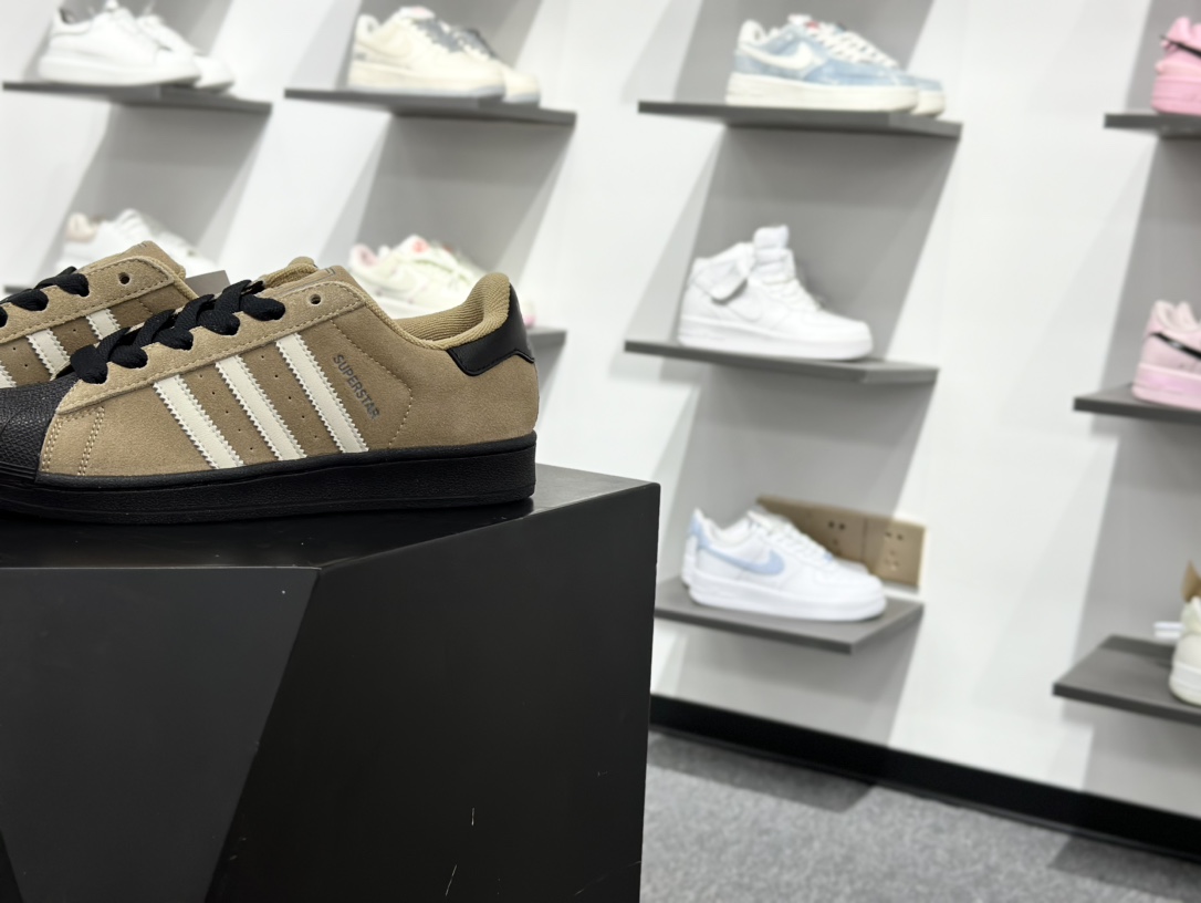 三叶草Adidas Originals Superstar II”Blue/White”经典贝壳头系列低帮百搭休闲运动板鞋“绒面浅棕白黑” JQ3221