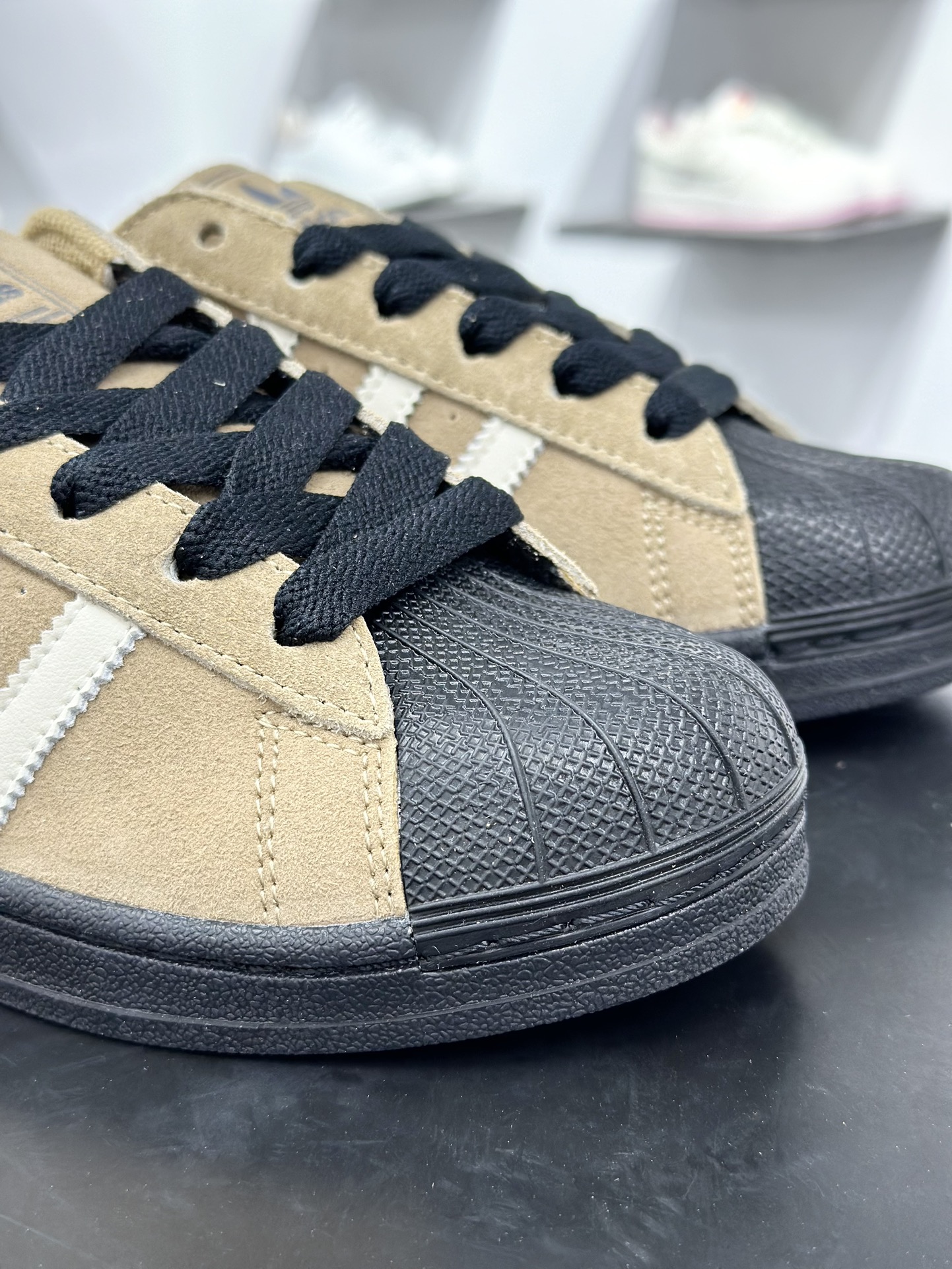 三叶草Adidas Originals Superstar II”Blue/White”经典贝壳头系列低帮百搭休闲运动板鞋“绒面浅棕白黑” JQ3221