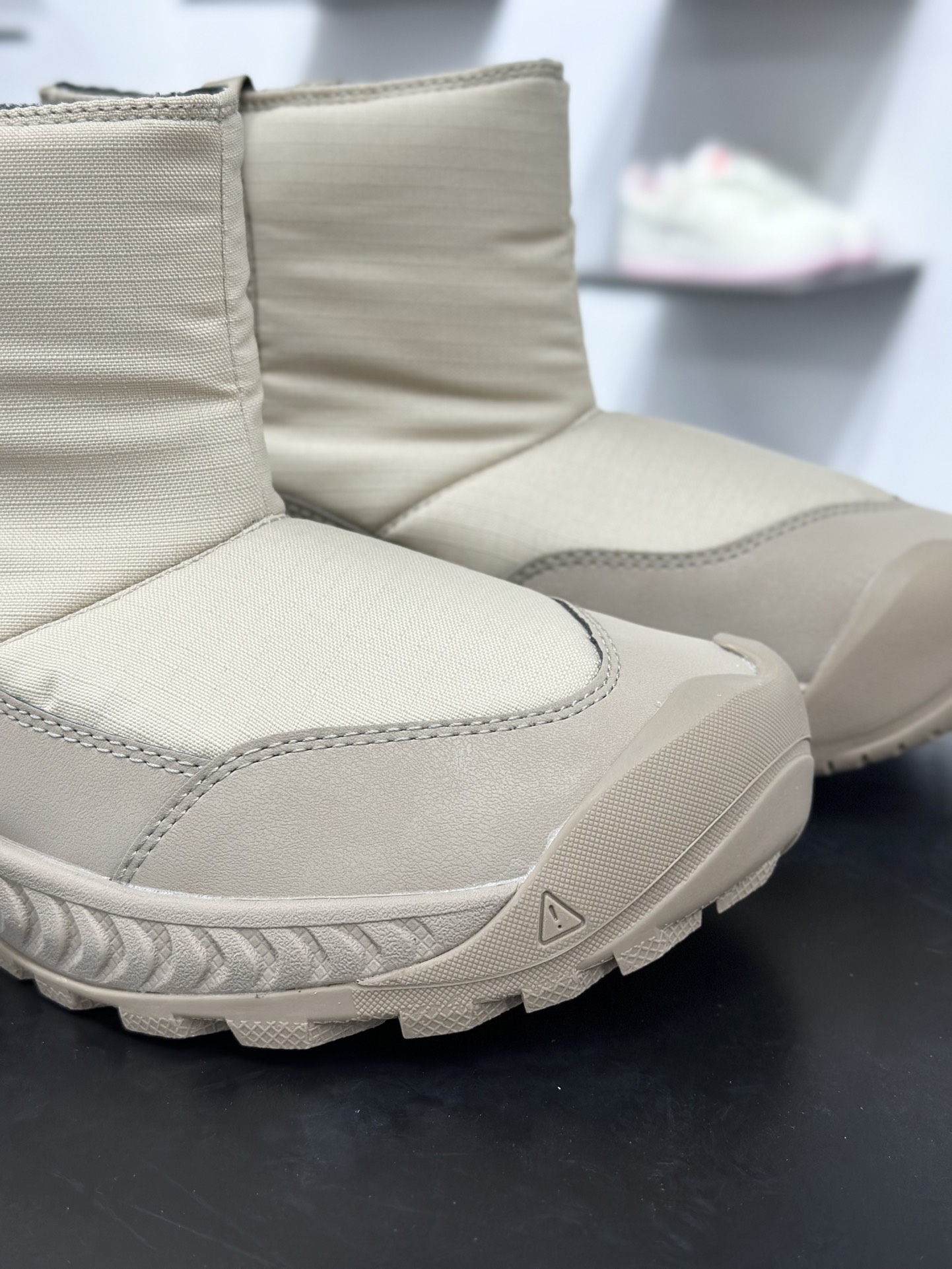 220 KEEN KEEN HOOD NXIS PULL ON WP 舒适耐磨防滑短靴 1029512