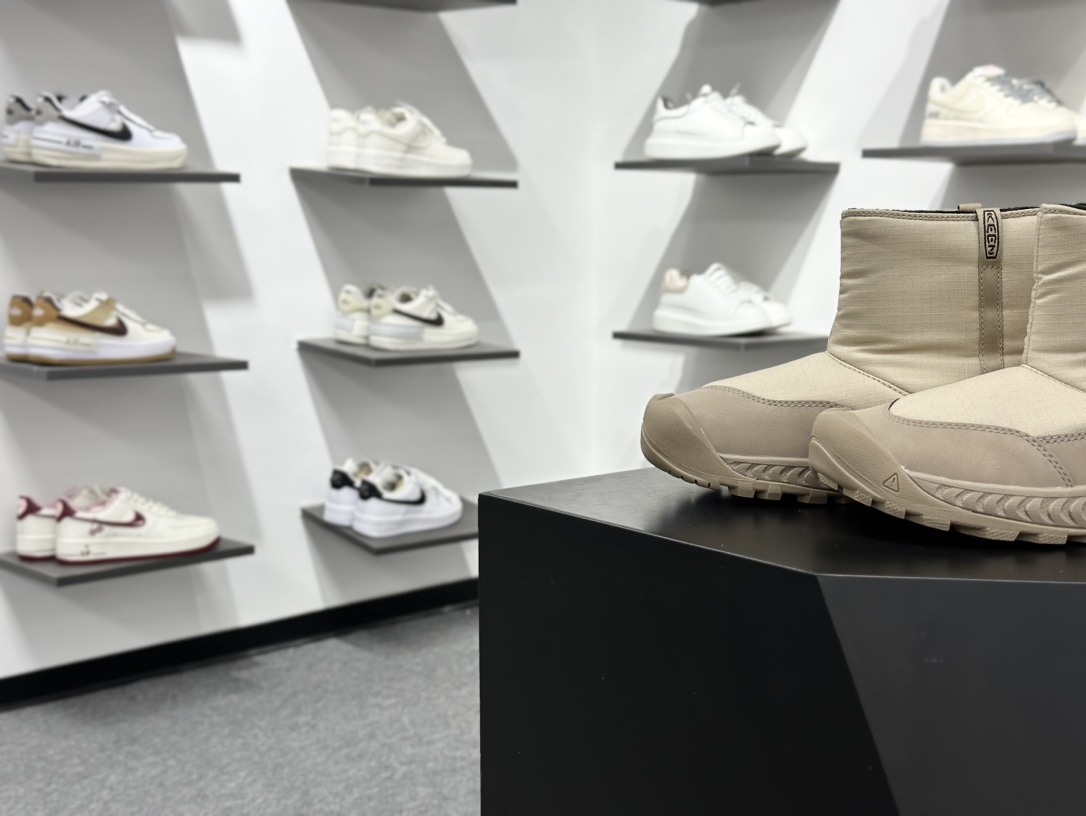 220 KEEN KEEN HOOD NXIS PULL ON WP 舒适耐磨防滑短靴 1029512