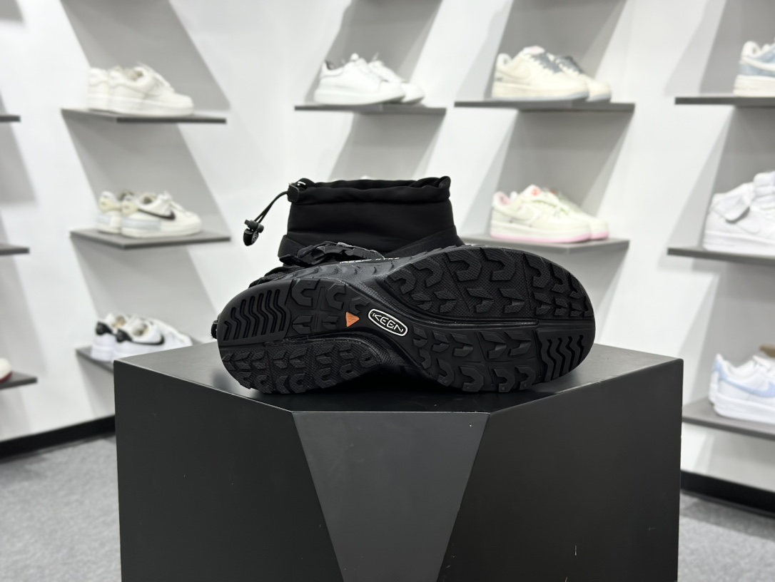 KEEN KEEN HOOD NXIS PULL ON WP 舒适耐磨防滑短靴 1027977