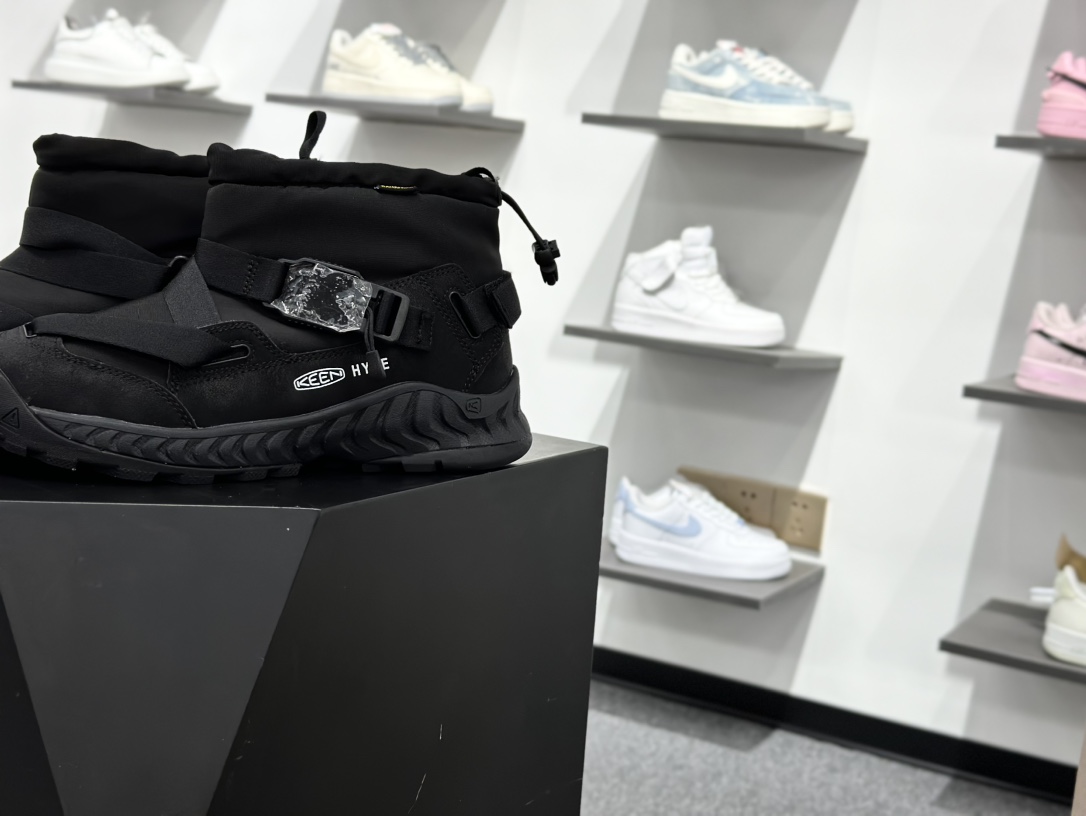 KEEN KEEN HOOD NXIS PULL ON WP 舒适耐磨防滑短靴 1027977