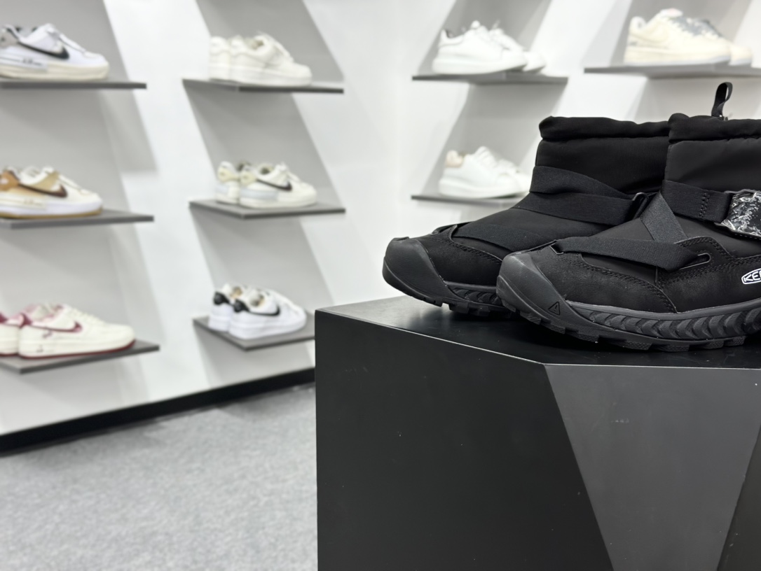 KEEN KEEN HOOD NXIS PULL ON WP 舒适耐磨防滑短靴 1027977