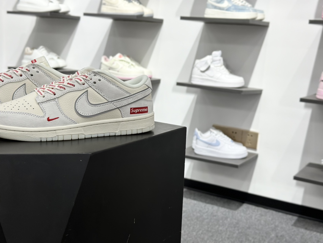 NK Dunk Low Retro ”DIY高端定制” Sup米灰红 低帮休闲运动板鞋 DN3168-007