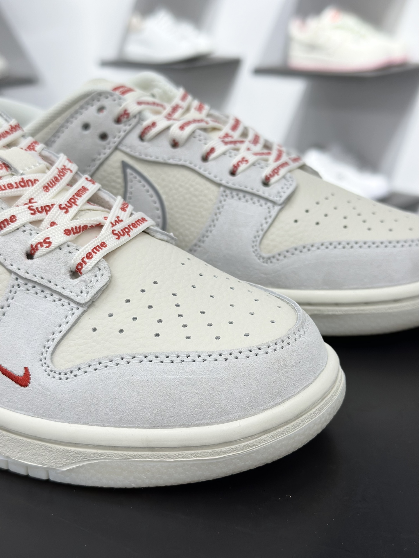 NK Dunk Low Retro ”DIY高端定制” Sup米灰红 低帮休闲运动板鞋 DN3168-007