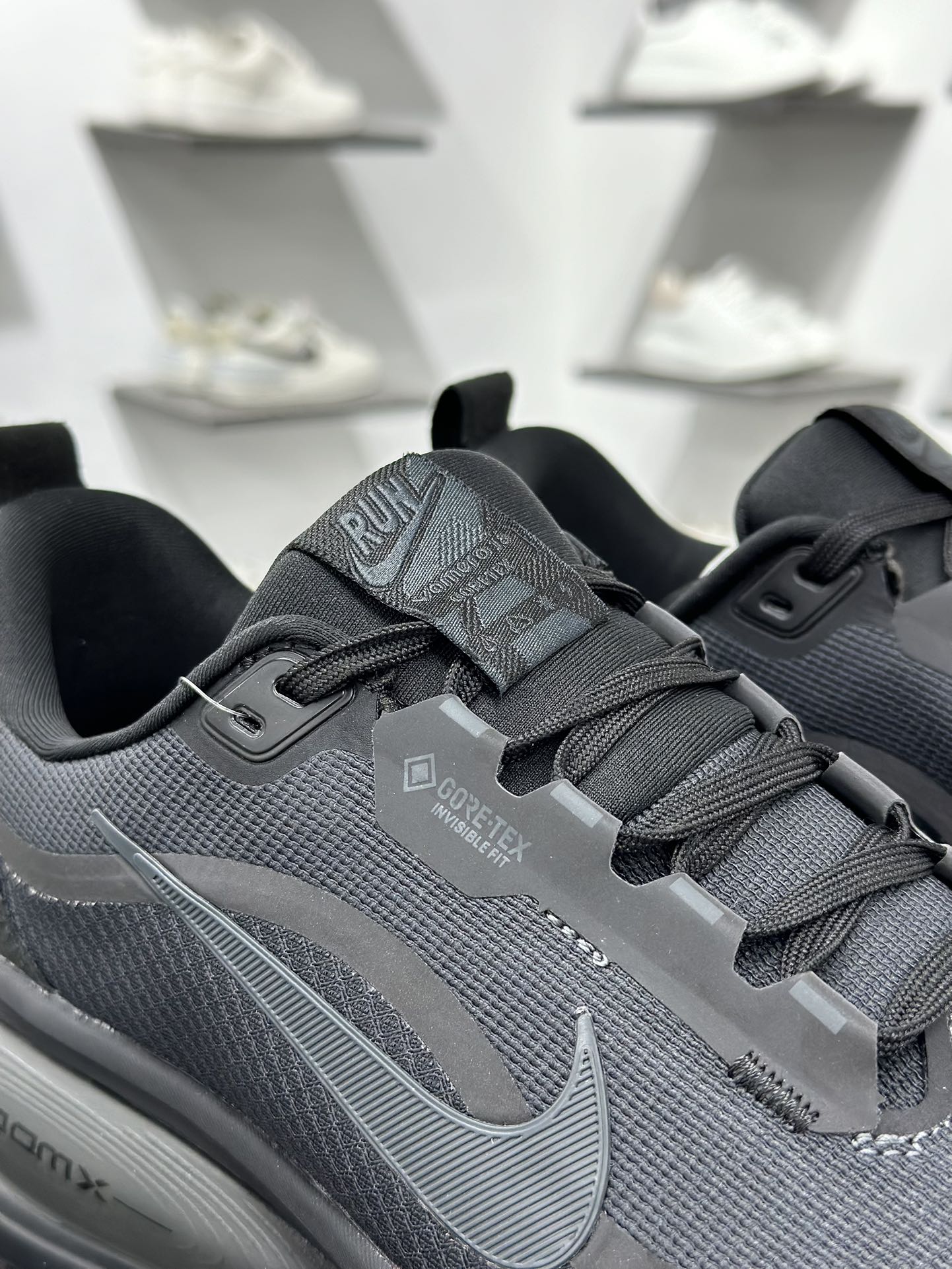 NK Vomero 18 GTX V18 网面透气跑步鞋 高端零售专供品质 正确防水防污鞋面 独家私模 正确组合大底 区别其他一体大底 HQ7001-001