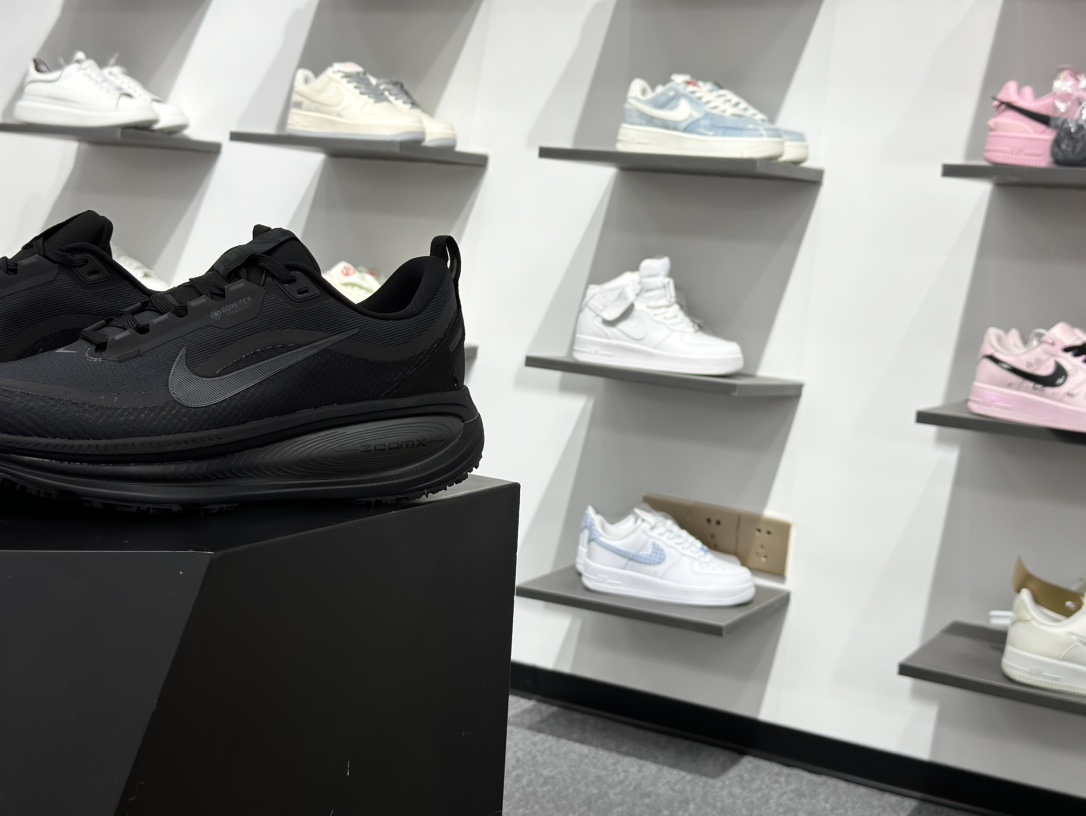 NK Vomero 18 GTX V18 网面透气跑步鞋 高端零售专供品质 正确防水防污鞋面 独家私模 正确组合大底 区别其他一体大底 HQ7001-001