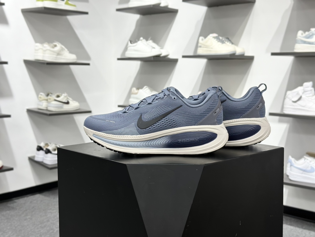 NK Zoom VOMERO 18 轻量跑鞋 耐克网透面气 训跑练步鞋 HM6803-402