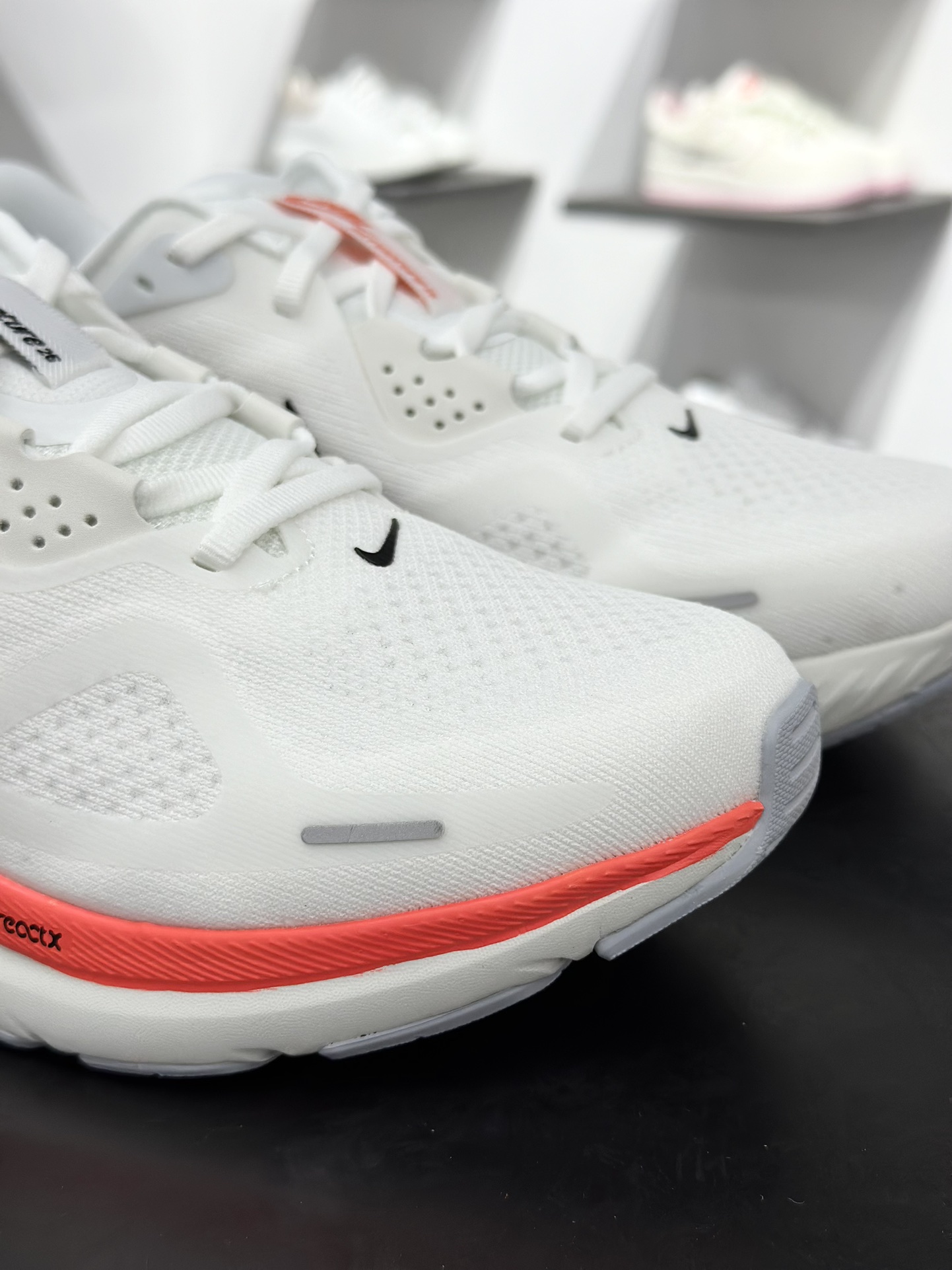 Nike Air Zoom Structure 26 轻量跑鞋 HJ1102-102