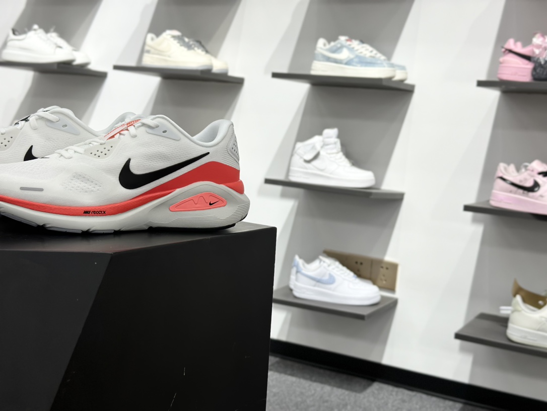 Nike Air Zoom Structure 26 轻量跑鞋 HJ1102-102