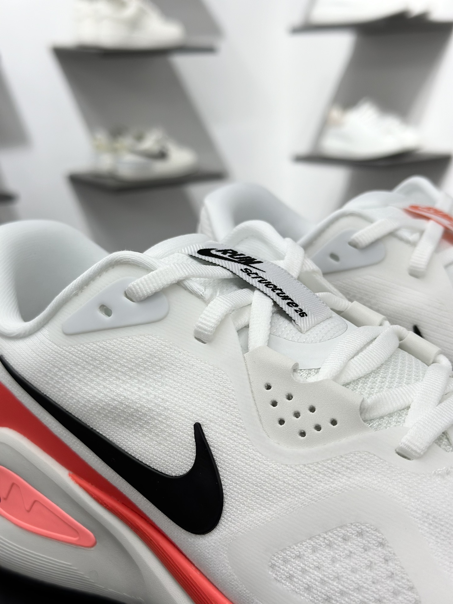 Nike Air Zoom Structure 26 轻量跑鞋 HJ1102-102