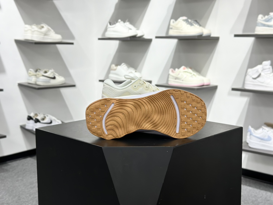 Nike Motiva Pale Ivory Amber Brown 耐克 莫提瓦系列 低帮轻量减震 休闲运动慢跑鞋 DV1238-107