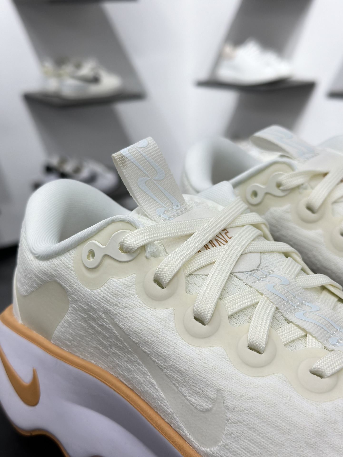 Nike Motiva Pale Ivory Amber Brown 耐克 莫提瓦系列 低帮轻量减震 休闲运动慢跑鞋 DV1238-107