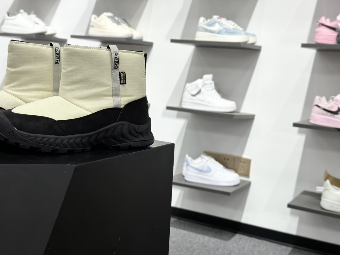 KEEN KEEN HOOD NXIS PULL ON WP 舒适耐磨防滑短靴 1028100