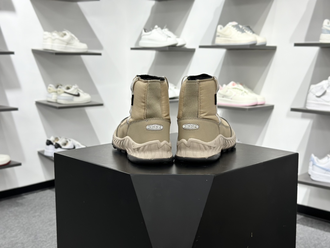 220 KEEN KEEN HOOD NXIS PULL ON WP 舒适耐磨防滑短靴 1028101-Chinese UA Cheap High Quatity Brand Clothes Bags handbags Sneakers wholesale wholesaler seller from China Factory suppliers Fashion Clothing Shoes best Quality Beautiful Price 220 KEEN KEEN HOOD NXIS PULL ON WP 舒适耐磨防滑短靴 1028101