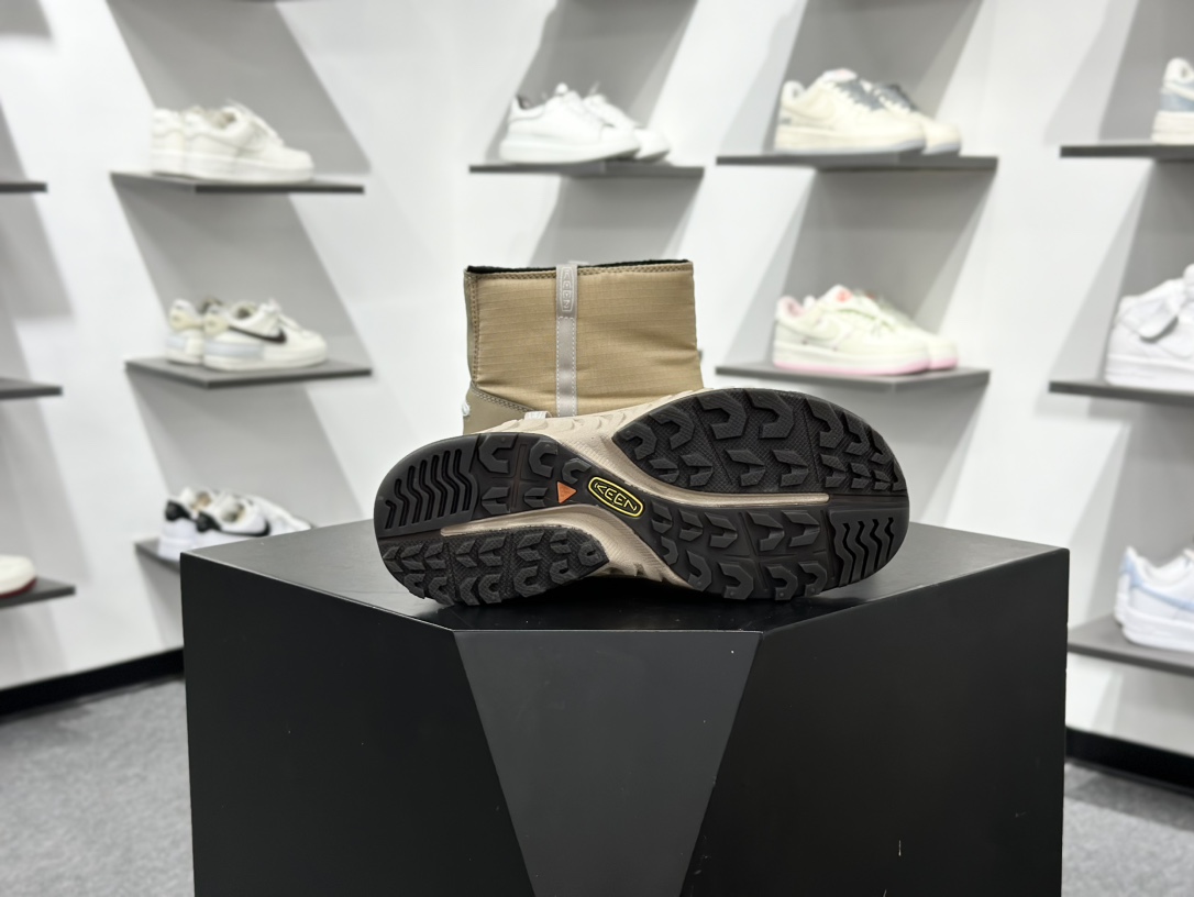 220 KEEN KEEN HOOD NXIS PULL ON WP 舒适耐磨防滑短靴 1028101-Chinese UA Cheap High Quatity Brand Clothes Bags handbags Sneakers wholesale wholesaler seller from China Factory suppliers Fashion Clothing Shoes best Quality Beautiful Price 220 KEEN KEEN HOOD NXIS PULL ON WP 舒适耐磨防滑短靴 1028101