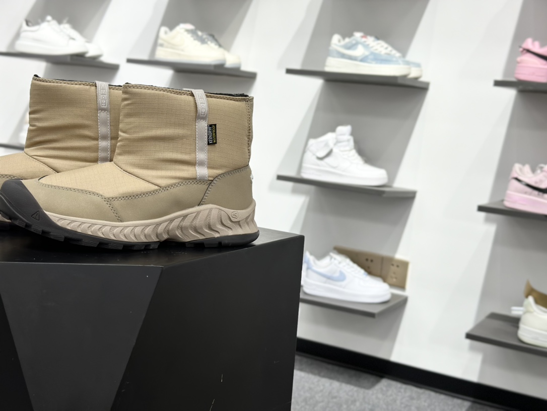 220 KEEN KEEN HOOD NXIS PULL ON WP 舒适耐磨防滑短靴 1028101-Chinese UA Cheap High Quatity Brand Clothes Bags handbags Sneakers wholesale wholesaler seller from China Factory suppliers Fashion Clothing Shoes best Quality Beautiful Price 220 KEEN KEEN HOOD NXIS PULL ON WP 舒适耐磨防滑短靴 1028101