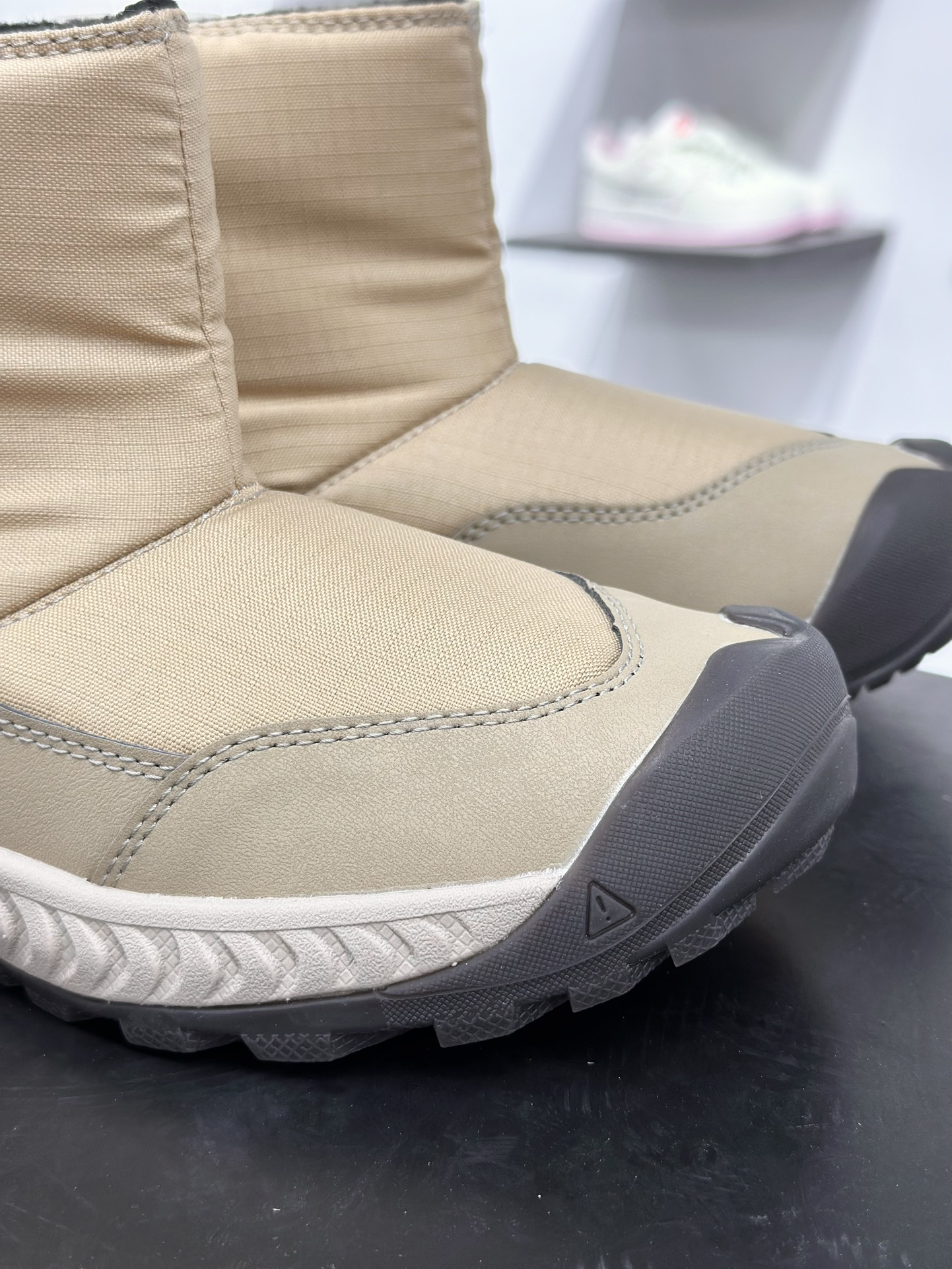 220 KEEN KEEN HOOD NXIS PULL ON WP 舒适耐磨防滑短靴 1028101-Chinese UA Cheap High Quatity Brand Clothes Bags handbags Sneakers wholesale wholesaler seller from China Factory suppliers Fashion Clothing Shoes best Quality Beautiful Price 220 KEEN KEEN HOOD NXIS PULL ON WP 舒适耐磨防滑短靴 1028101