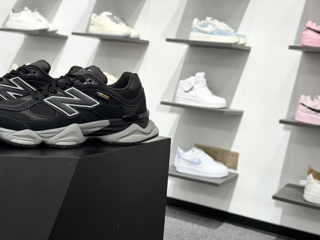 240 New Balance NB9060 联名款 复古休闲运动慢跑鞋 灰色 U9060ORA