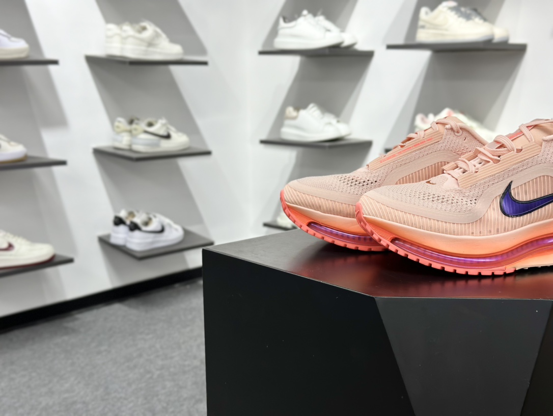 220 Nike Air Zoom Vomero Plus II6308-600