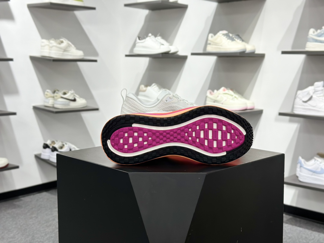 Nike Air Zoom Vomero Plus HV8154-104