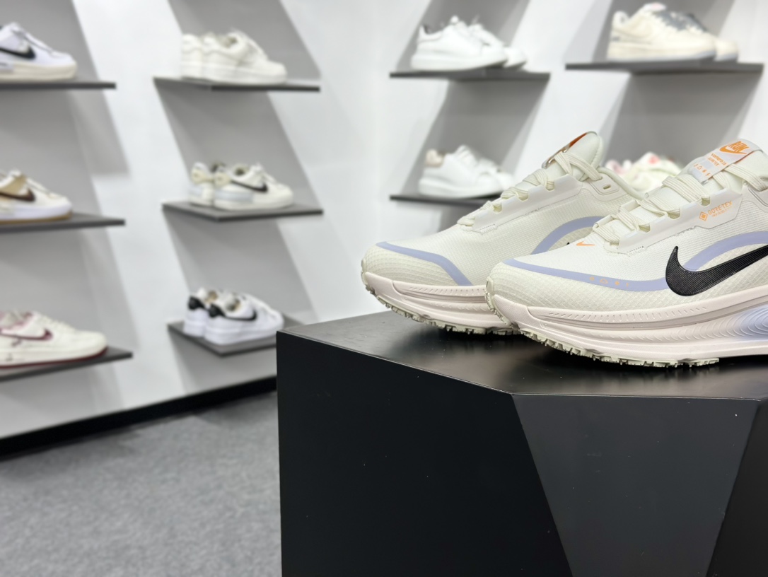 180 NK Vomero 18 GTX V18 网面透气跑步鞋 HQ7001-100