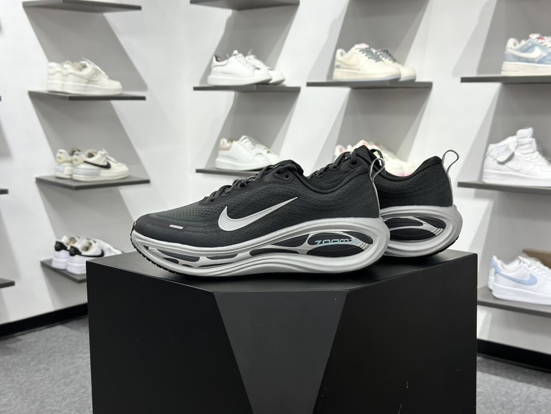 180 Nike Air Zoom Vomero Plus RUN 全新科技提前原鞋开发 运动跑鞋 IM6011-060