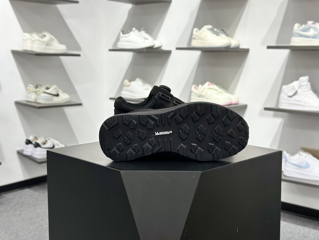 300 DESCENTE迪桑特 BOA DUALIS 时尚休闲运动覆盖防水男子越野跑鞋 D4431LSN19