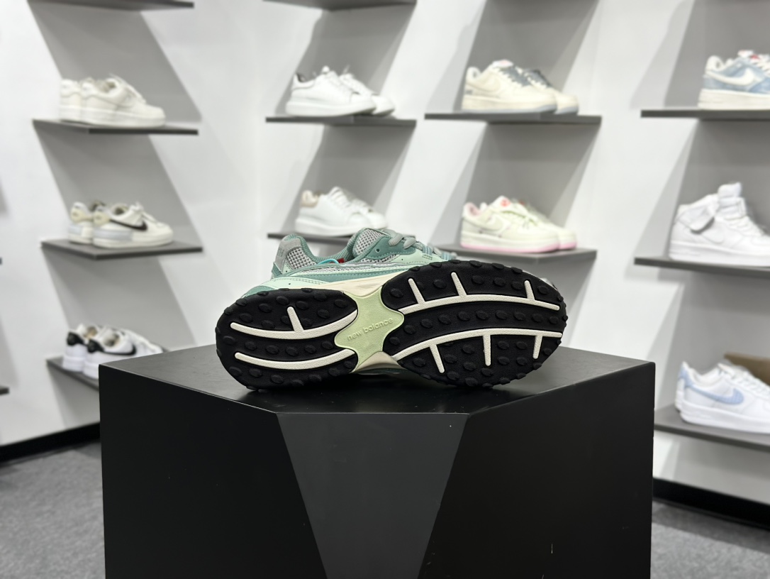 200 New Balance 204L 薄底鞋 薄底皮质鞋带德训miu系 减震耐磨包裹性支撑轻便 低帮 生活休闲鞋 U204LKTA