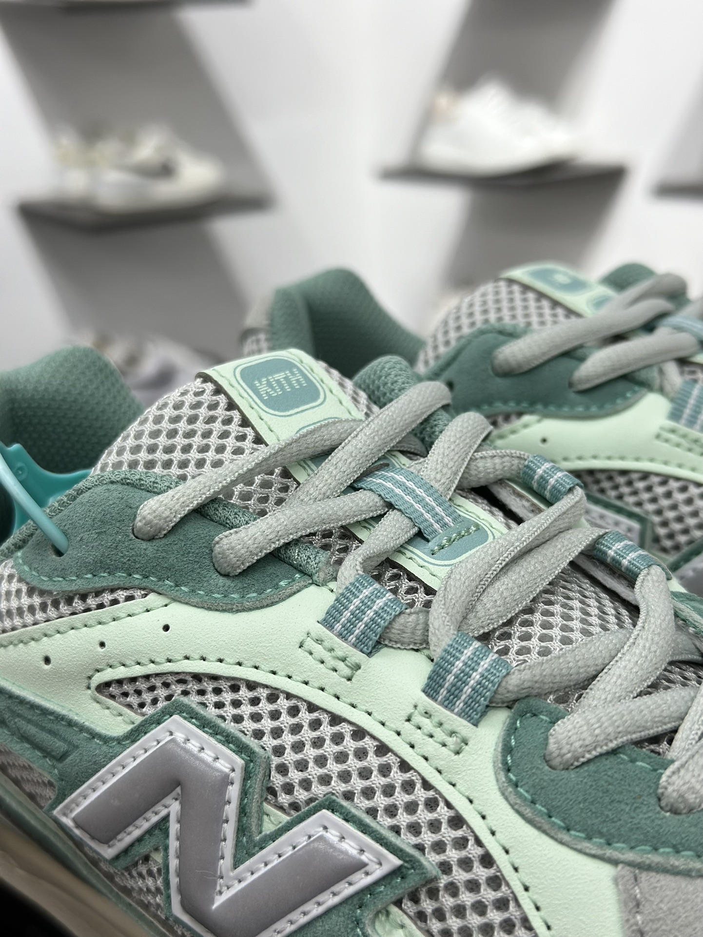 200 New Balance 204L 薄底鞋 薄底皮质鞋带德训miu系 减震耐磨包裹性支撑轻便 低帮 生活休闲鞋 U204LKTA