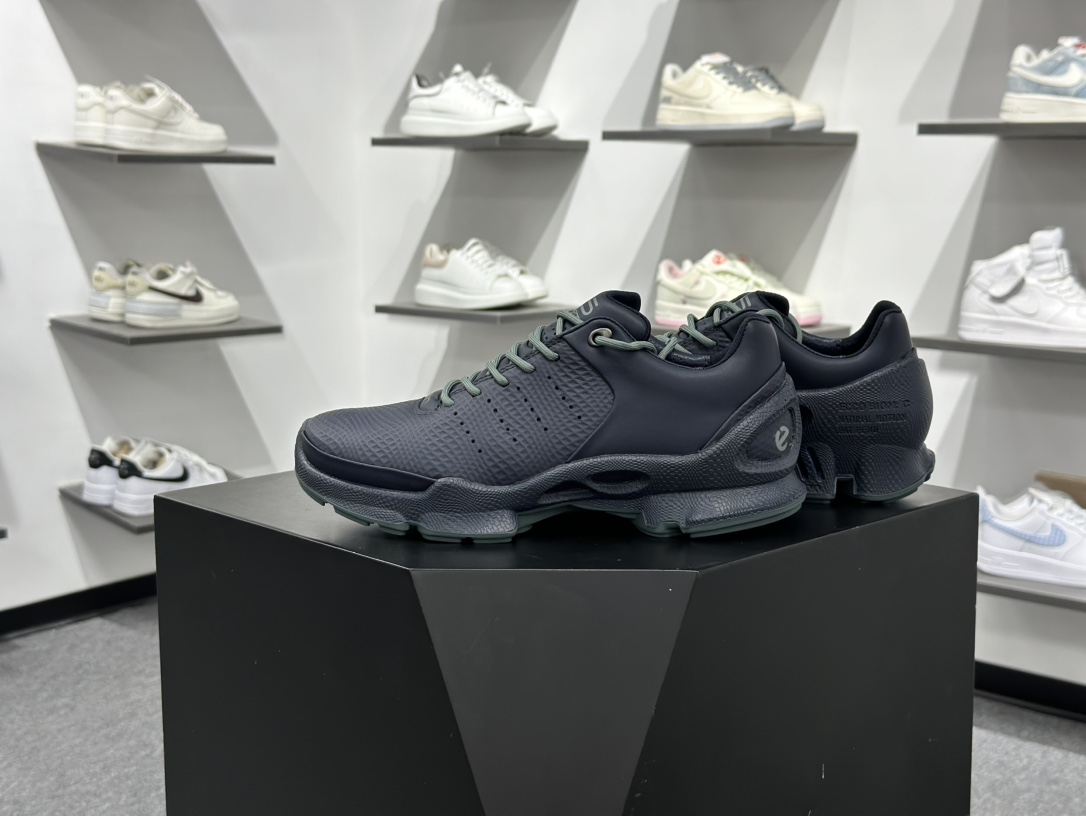 300 ecco爱步 Biom C 牛皮 户外 轻盈舒适 系带 橡胶大底 低帮 生活休闲鞋 男款 午夜蓝 80033461095