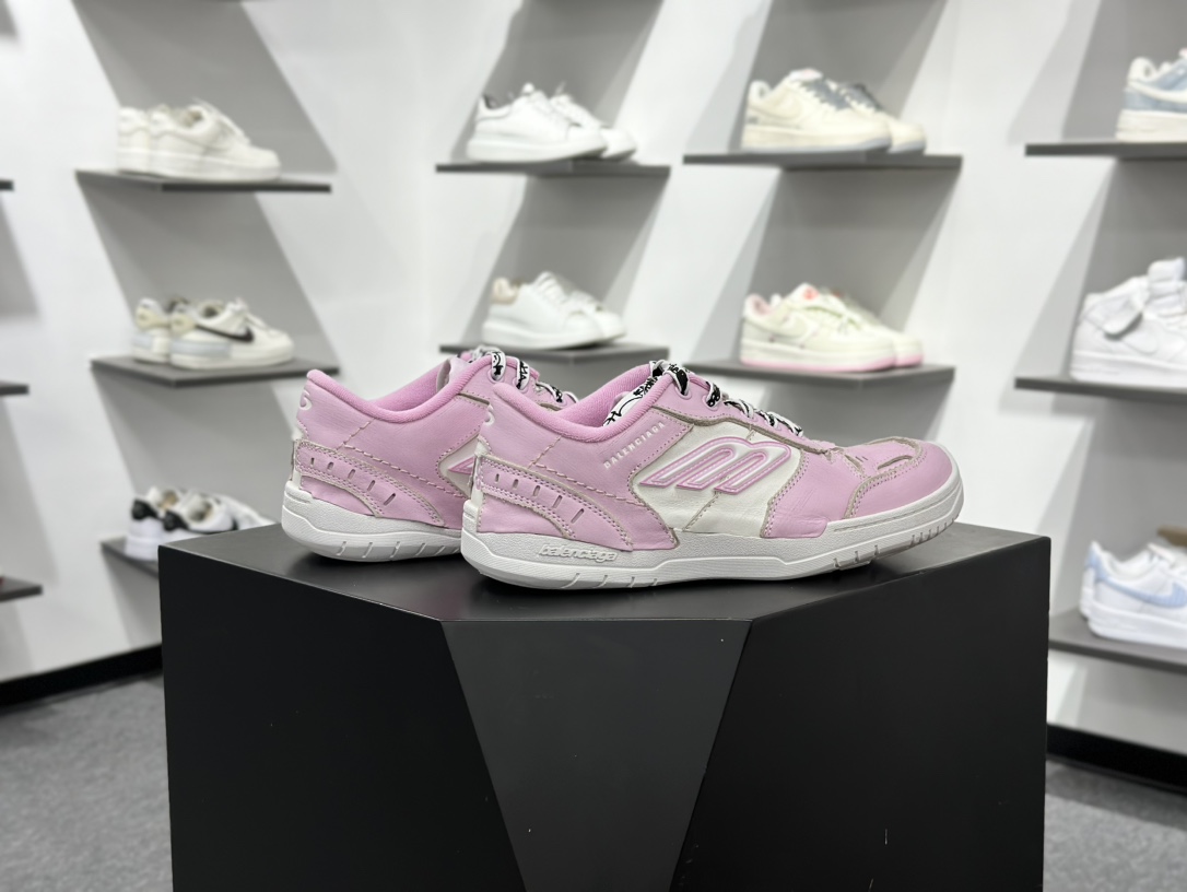 400 巴黎世家Balenciaga Hamptons Worn-Out Low Sneakers 汉普顿斯系列低帮复古DUnk风休闲运动鞋