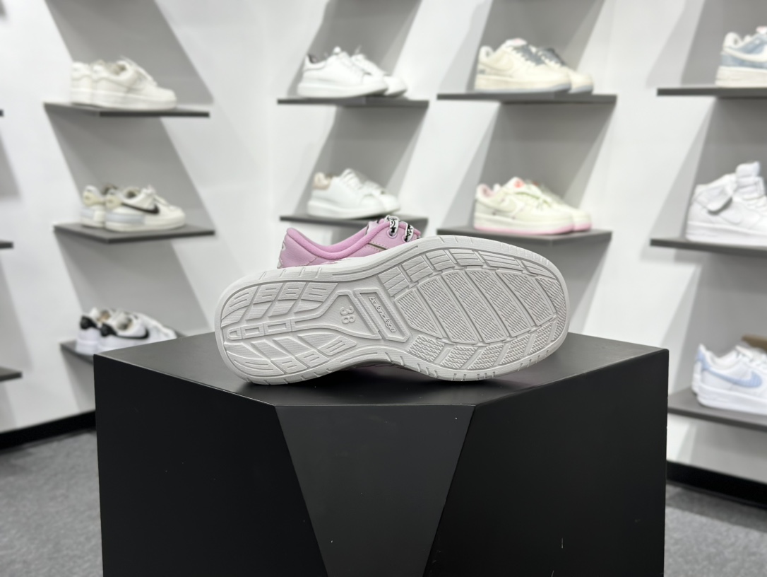 400 巴黎世家Balenciaga Hamptons Worn-Out Low Sneakers 汉普顿斯系列低帮复古DUnk风休闲运动鞋