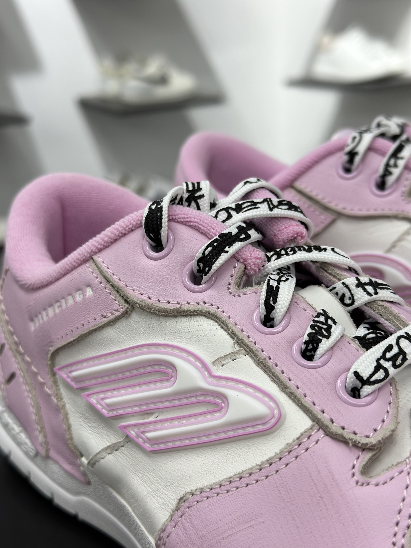 400 巴黎世家Balenciaga Hamptons Worn-Out Low Sneakers 汉普顿斯系列低帮复古DUnk风休闲运动鞋