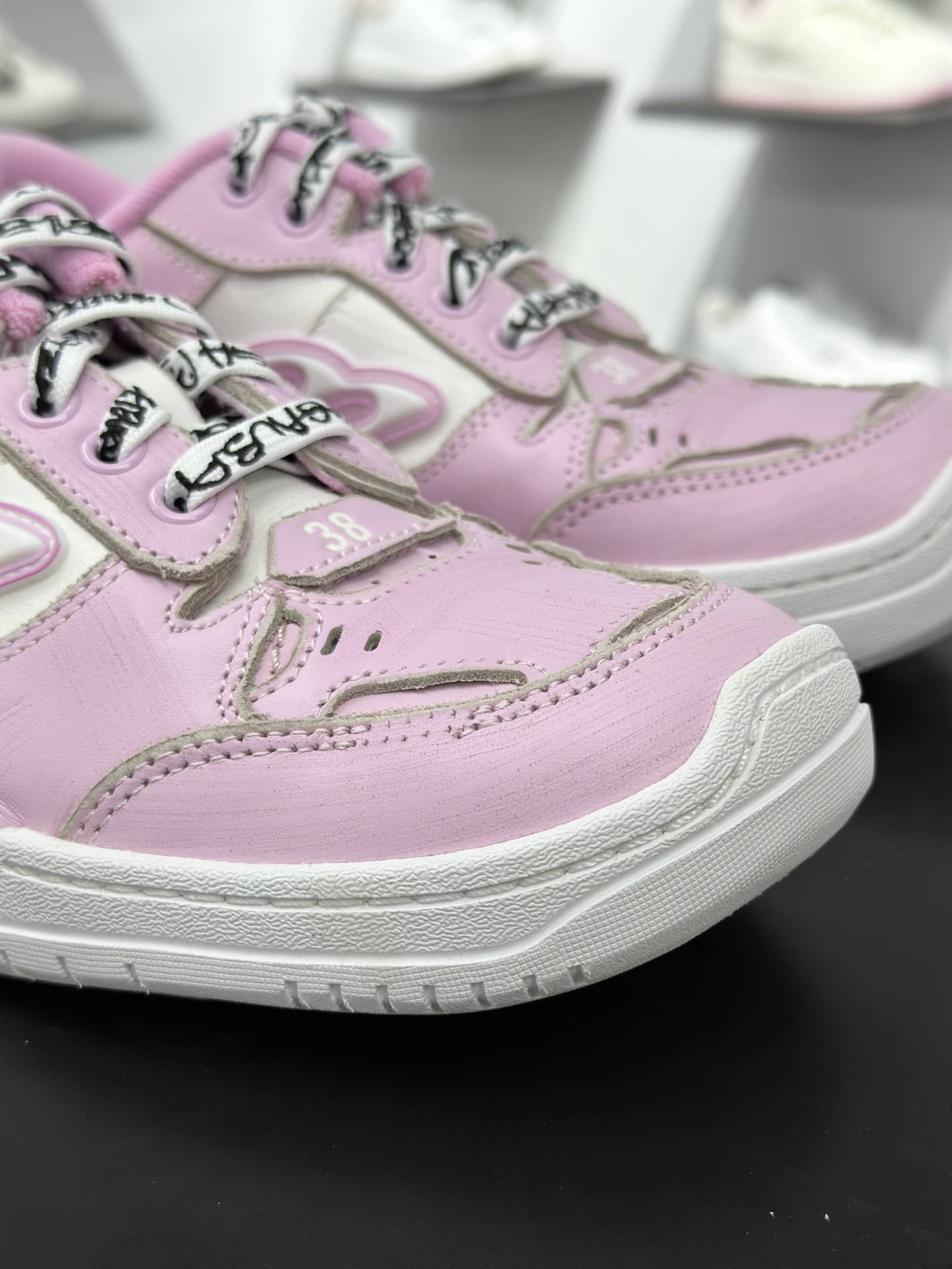 400 巴黎世家Balenciaga Hamptons Worn-Out Low Sneakers 汉普顿斯系列低帮复古DUnk风休闲运动鞋